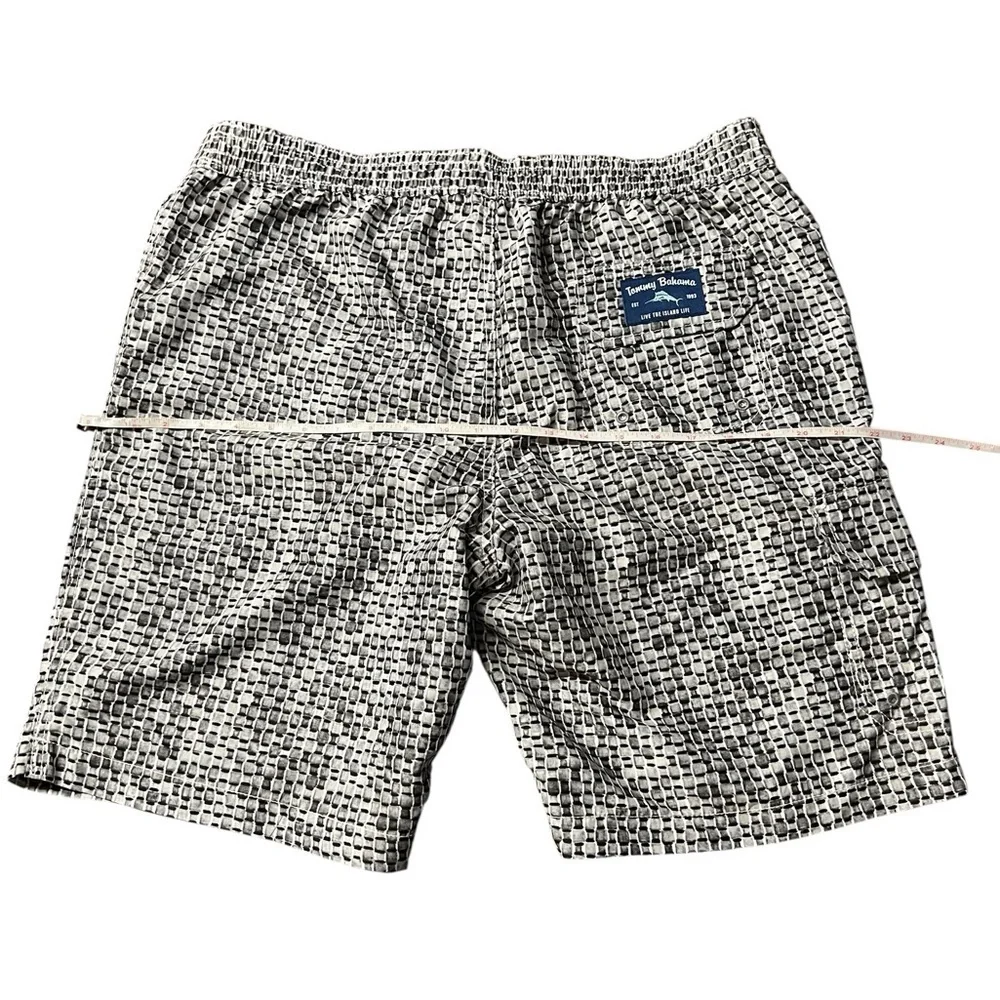 Tommy Bahama Black, Gray and White Board Shorts with Modern Pattern Size Large